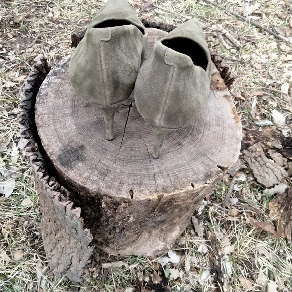 ⬇️ Price Drop!⬇️ Nine West Pumps in size 8M - Picture 5 of 6